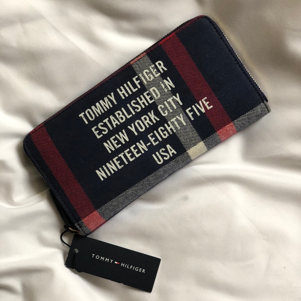Authentic Tommy Hilfiger Wallet